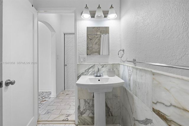 1908 N Ocean Drive 1B 2B package, Hollywood, FL 33019