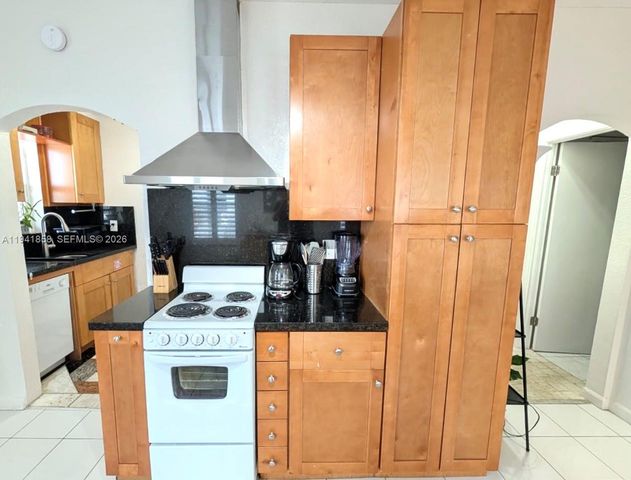 1908 N Ocean Drive 1B 2B package, Hollywood, FL 33019