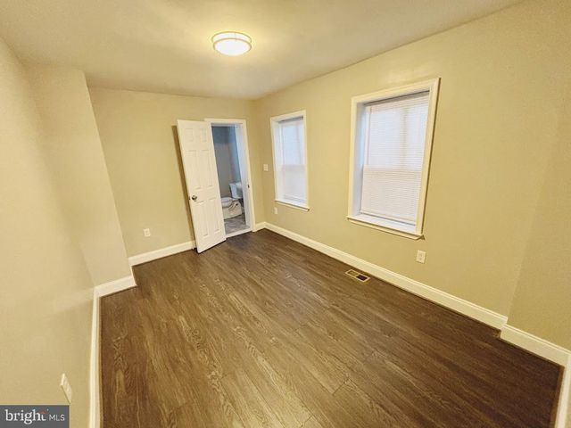 1721 N BOND ST, Baltimore, MD 21213