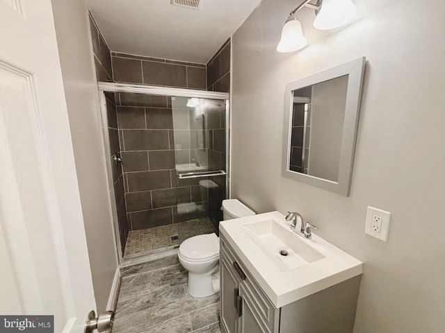 1721 N BOND ST, Baltimore, MD 21213