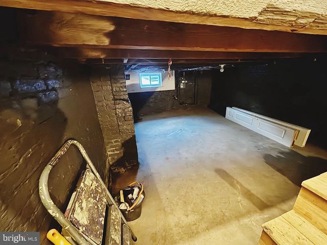 1721 N BOND ST, Baltimore, MD 21213