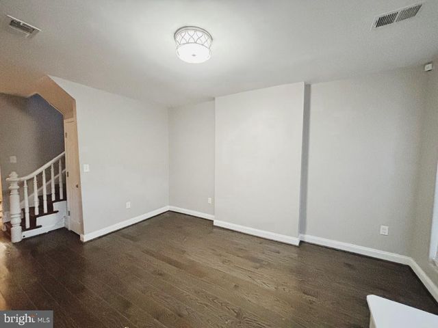 1721 N BOND ST, Baltimore, MD 21213