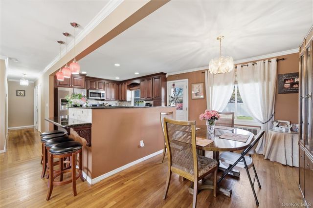 3 Lenore Avenue, Hicksville, NY 11801
