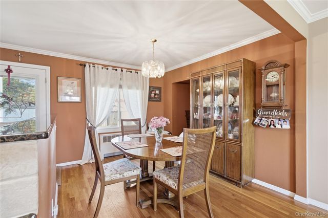 3 Lenore Avenue, Hicksville, NY 11801