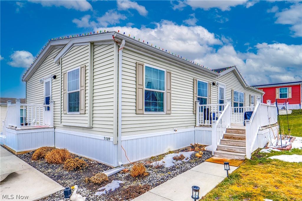 5109 Redbud Drive SW 343, Navarre, OH 44662