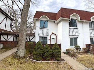 412 Clubhouse Court, Coram, NY 11727