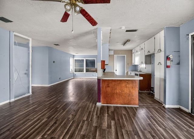 1509 Devon Dr, Corpus Christi, TX 78415