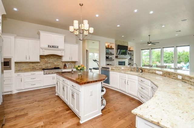 29818 Deer Crest Lane, Fulshear, TX 77406