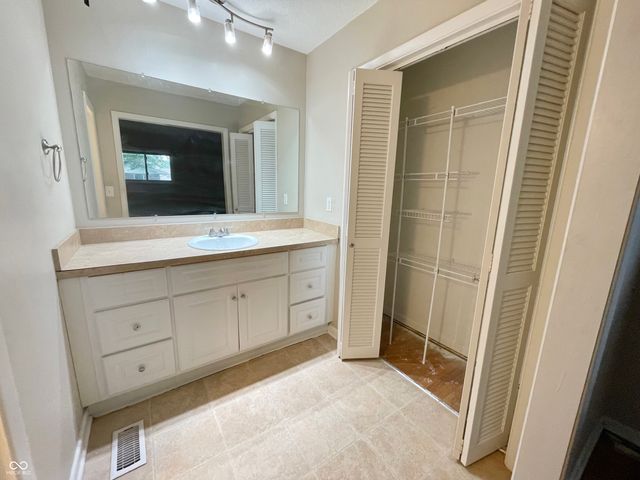 5667 Broyles Road, Avon, IN 46123