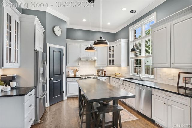 530 W 3rd Street, Rochester, MI 48307