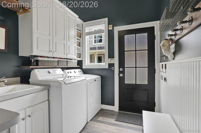 530 W 3rd Street, Rochester, MI 48307