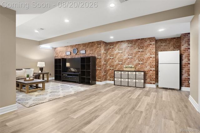 530 W 3rd Street, Rochester, MI 48307