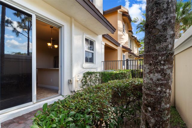 6918 Long Pine Cir, Coconut Creek, FL 33073