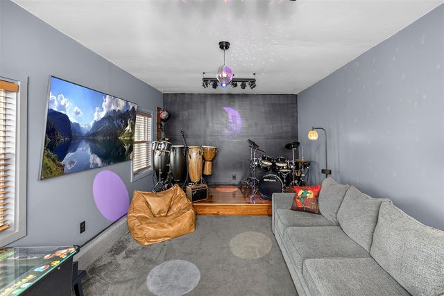 70649 Sunset Boulevard, Union, MI 49130