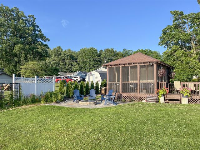 70649 Sunset Boulevard, Union, MI 49130