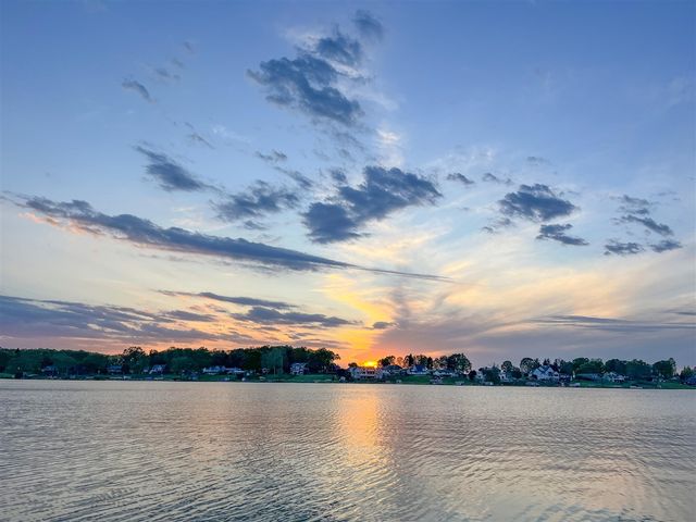 70649 Sunset Boulevard, Union, MI 49130