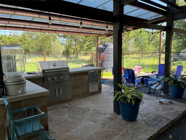 180 Ironstone RD, Smithville, TX 78957
