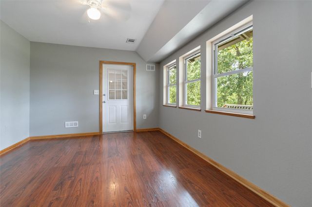 180 Ironstone RD, Smithville, TX 78957