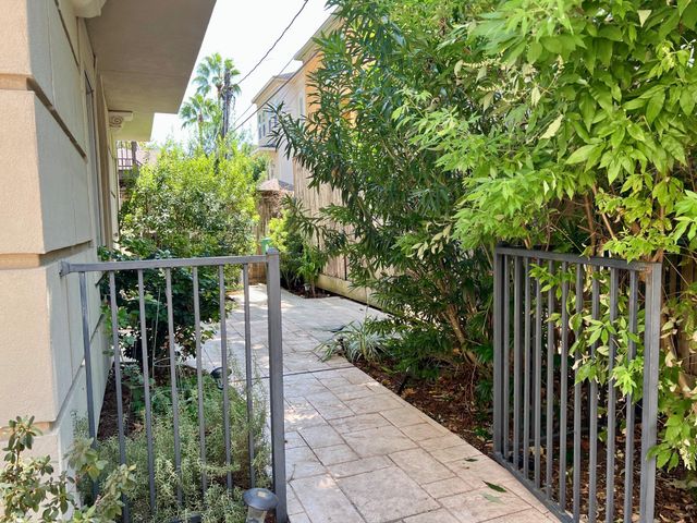 6413 Westcott Street, Houston, TX 77007