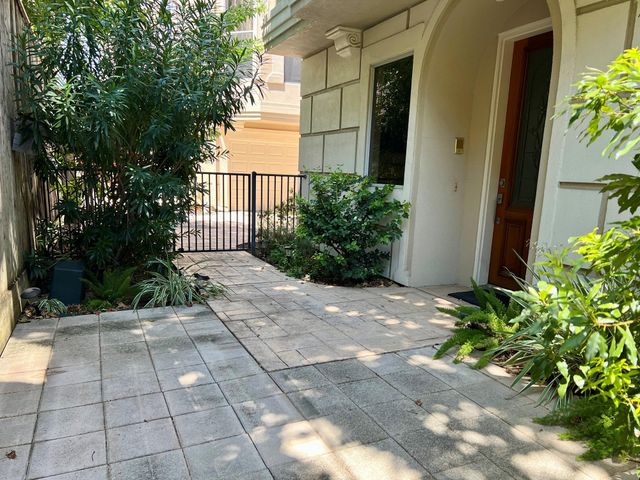 6413 Westcott Street, Houston, TX 77007