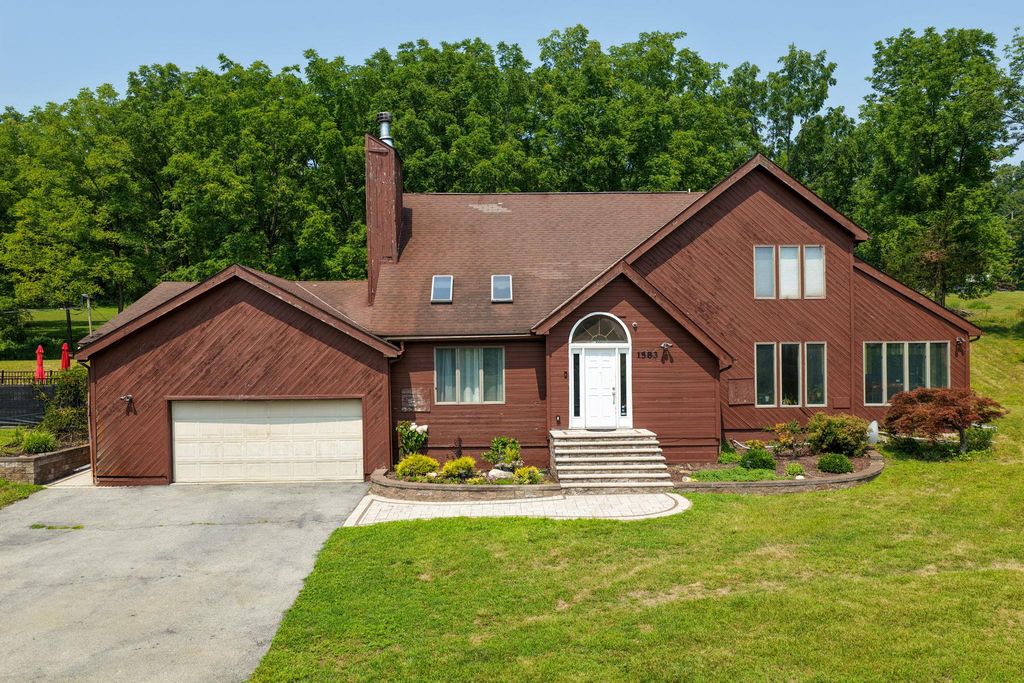 1583 Mountain Road, Middletown, NY 10940