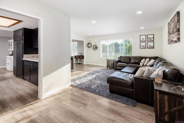 435 W Hawthorne Street, Fallbrook, CA 92028