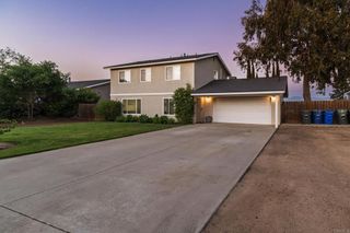 435 W Hawthorne Street, Fallbrook, CA 92028
