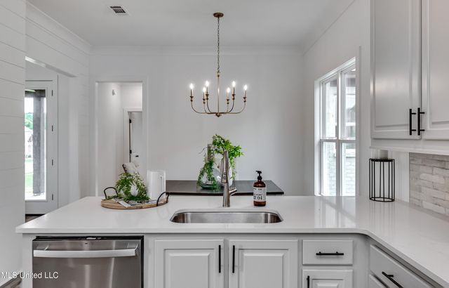 400 Parkdale Place, Canton, MS 39046