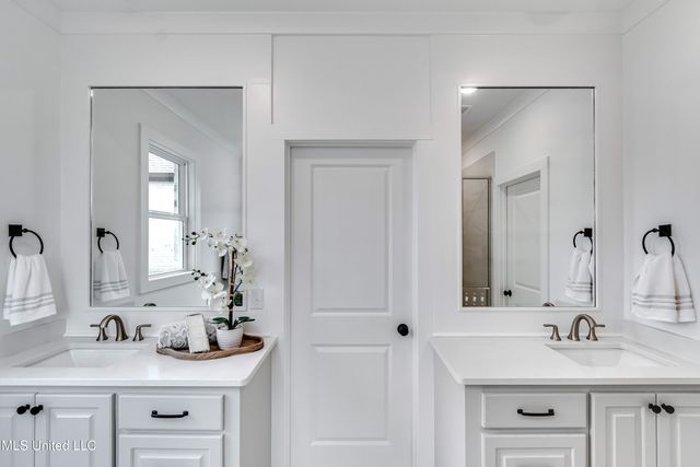 400 Parkdale Place, Canton, MS 39046