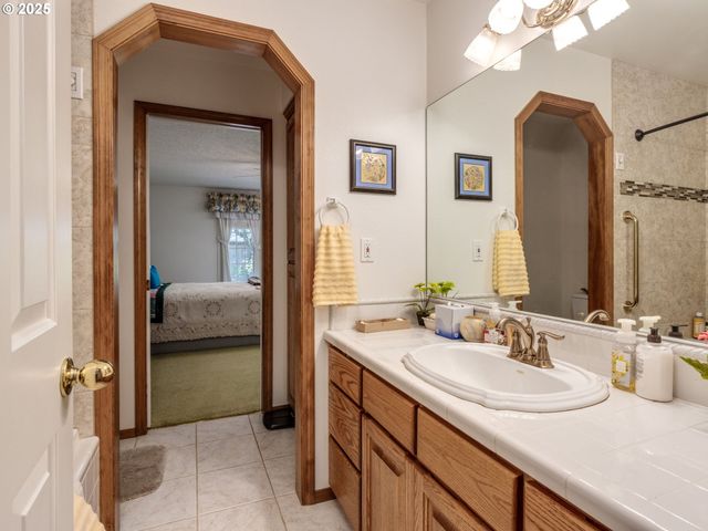 16266 Se CLARE Ct, Milwaukie, OR 97267