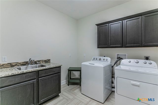 300 Magan Lane, Jarrell, TX 76537