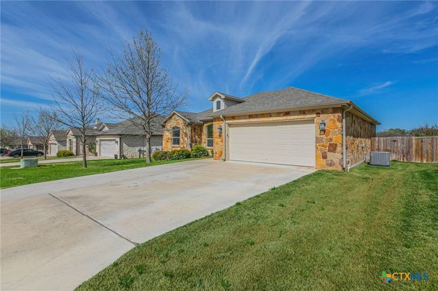 300 Magan Lane, Jarrell, TX 76537