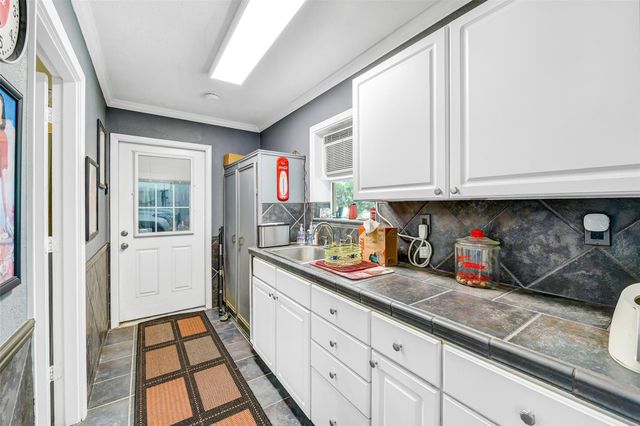13320 County Road 184, Alvin, TX 77511