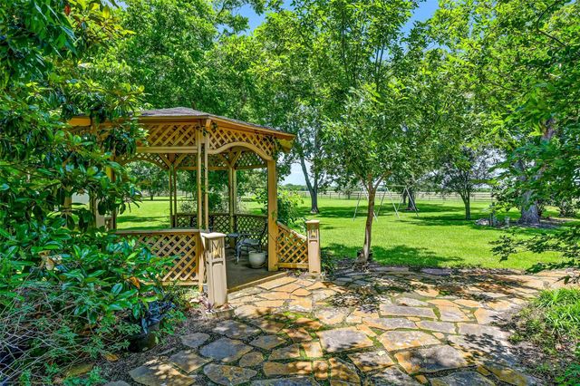 13320 County Road 184, Alvin, TX 77511