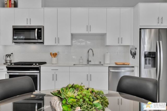 138 The, Palm Springs, CA 92262