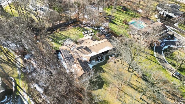 2655 Crestwood Lane, Riverwoods, IL 60015