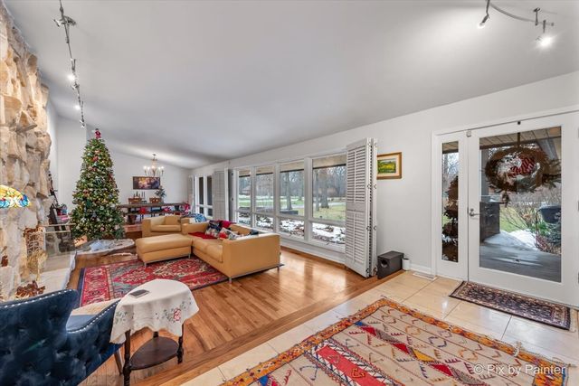 2655 Crestwood Lane, Riverwoods, IL 60015