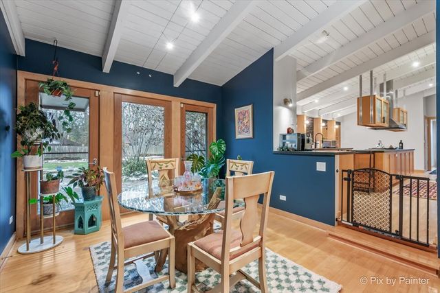 2655 Crestwood Lane, Riverwoods, IL 60015