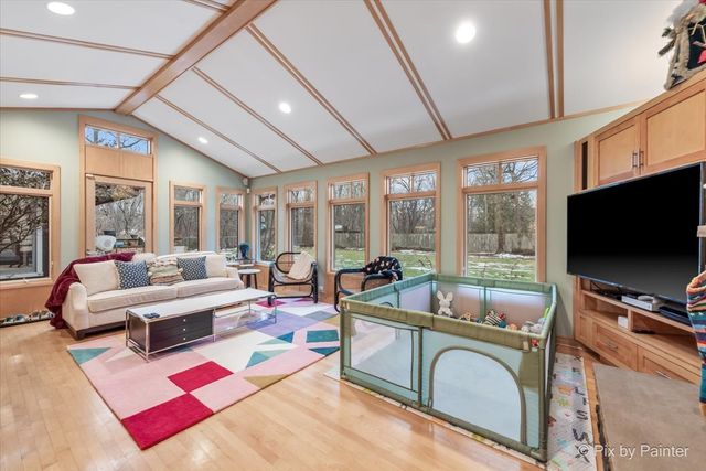 2655 Crestwood Lane, Riverwoods, IL 60015