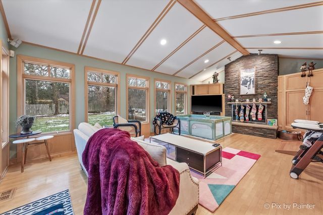 2655 Crestwood Lane, Riverwoods, IL 60015