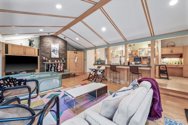 2655 Crestwood Lane, Riverwoods, IL 60015