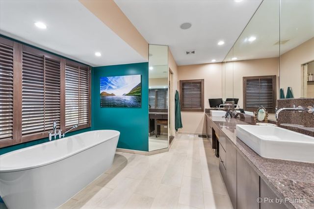 2655 Crestwood Lane, Riverwoods, IL 60015