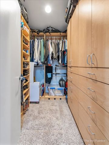 2655 Crestwood Lane, Riverwoods, IL 60015