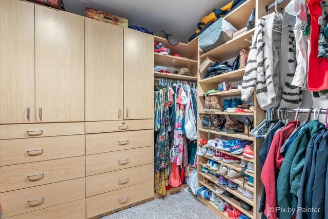 2655 Crestwood Lane, Riverwoods, IL 60015