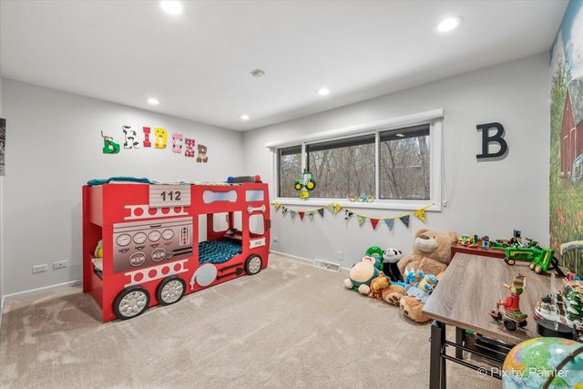 2655 Crestwood Lane, Riverwoods, IL 60015