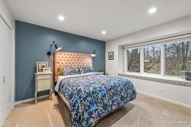 2655 Crestwood Lane, Riverwoods, IL 60015