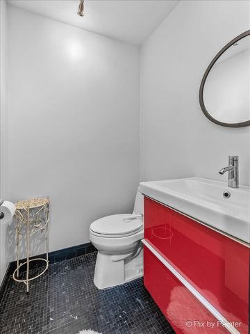 2655 Crestwood Lane, Riverwoods, IL 60015