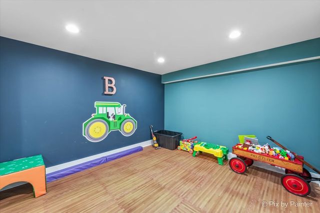 2655 Crestwood Lane, Riverwoods, IL 60015