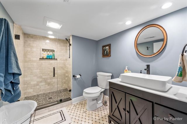 2655 Crestwood Lane, Riverwoods, IL 60015