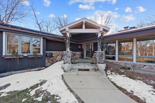 2655 Crestwood Lane, Riverwoods, IL 60015